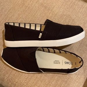 Womens Slip On Toms